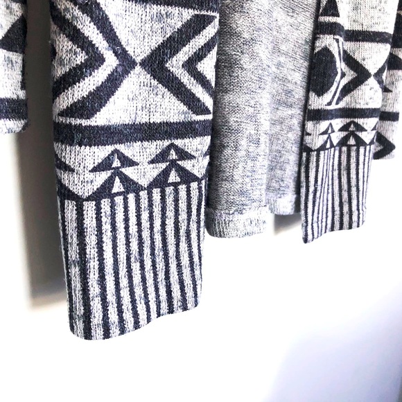 ✨3/$30✨ GOLDEN POPPY AZTEC HOODIE CARDIGAN - Picture 3 of 7